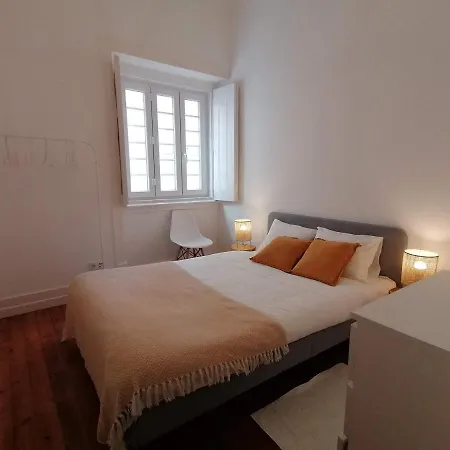 Stunning Near Marques De Pombal Апартаменты *
