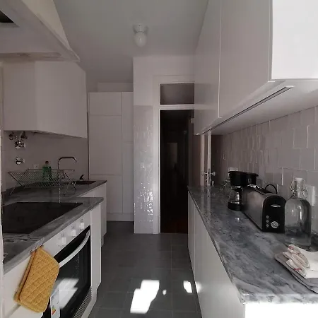 Stunning Near Marques De Pombal Apartment