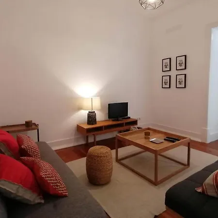 Stunning Near Marques De Pombal Apartment Lisbon